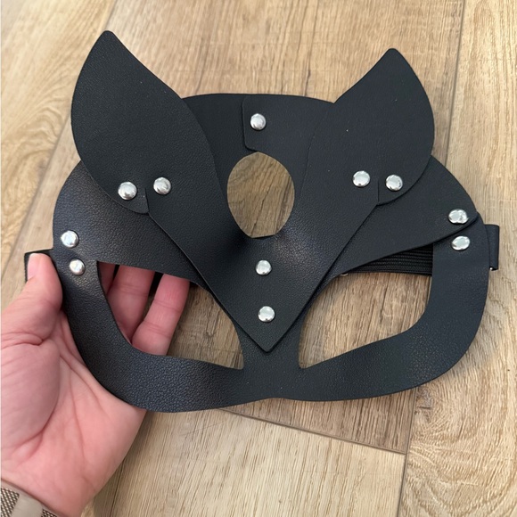 🟤 Black Leather Mask with Silver Studs - Picture 1 of 2